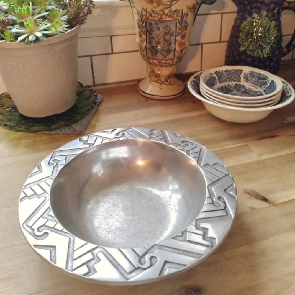 Vintage Wilton pewter soup tureen